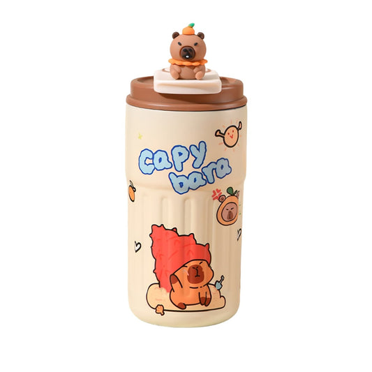 Capybara insulated travel mug with 3D lid topper and leaf blanket design – 460ml stainless steel cup.